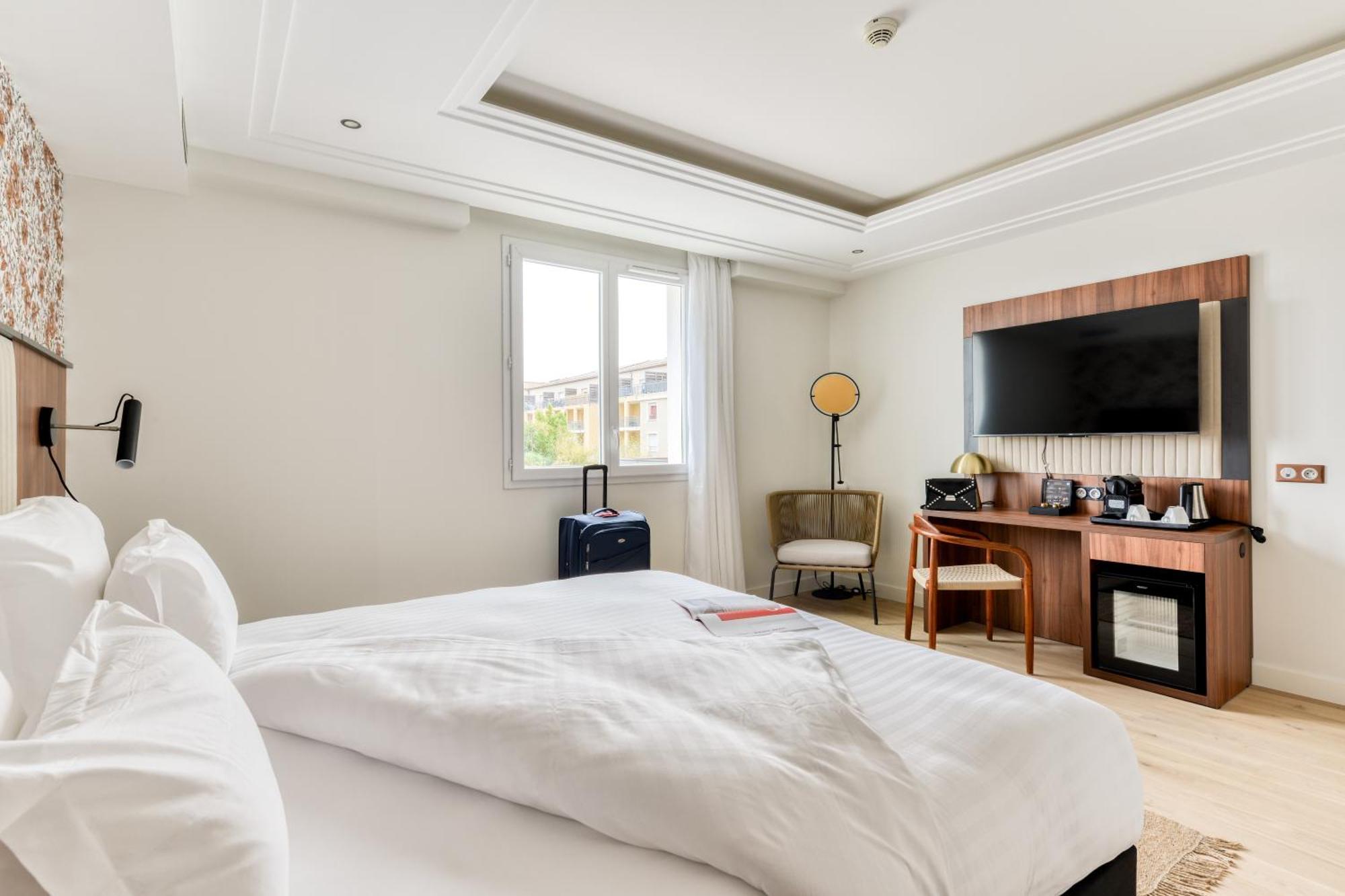 Zenitude Hotel La Valadiere, Ascend Hotel Collection Juvignac Exterior photo