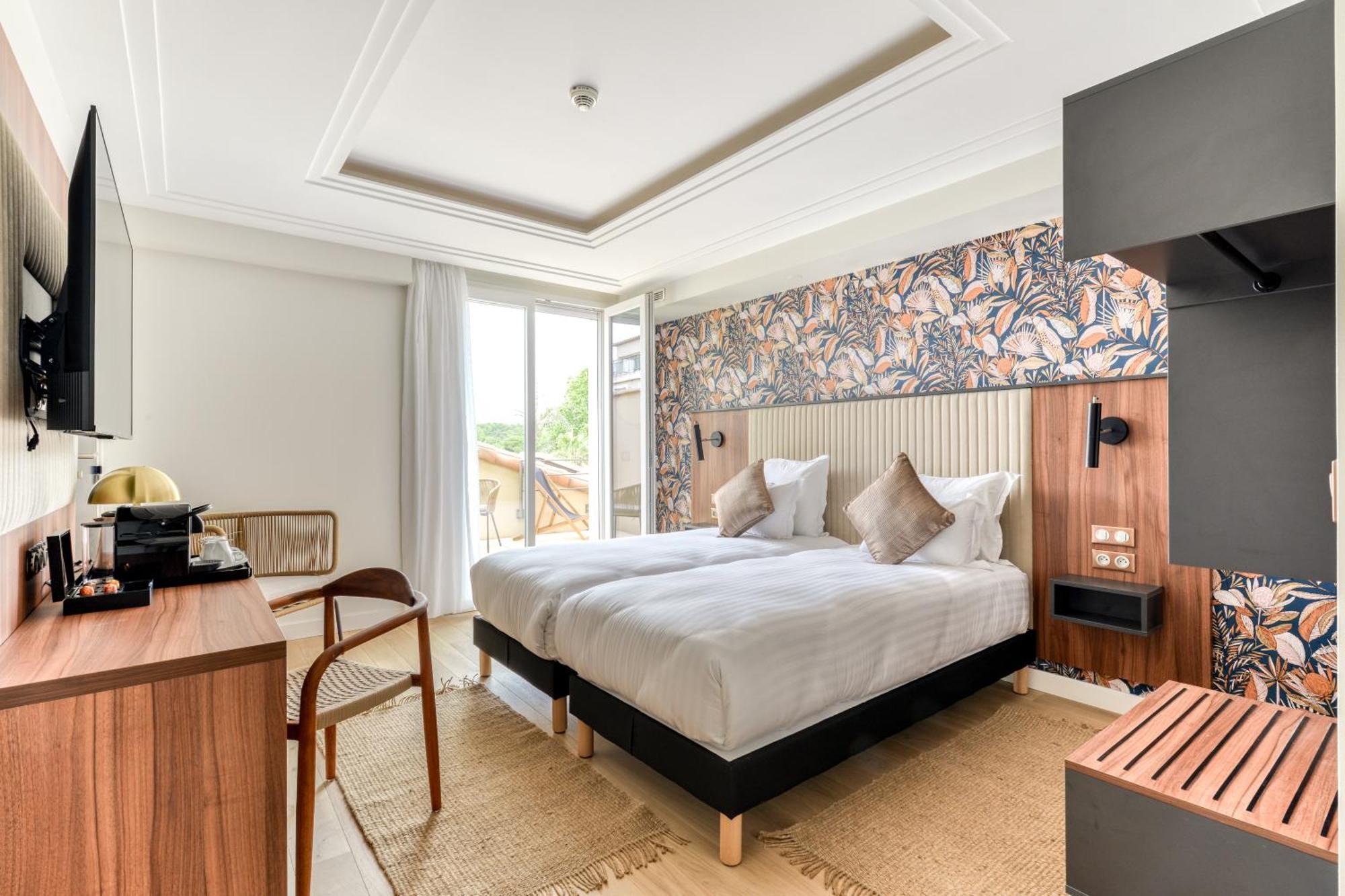 Zenitude Hotel La Valadiere, Ascend Hotel Collection Juvignac Exterior photo